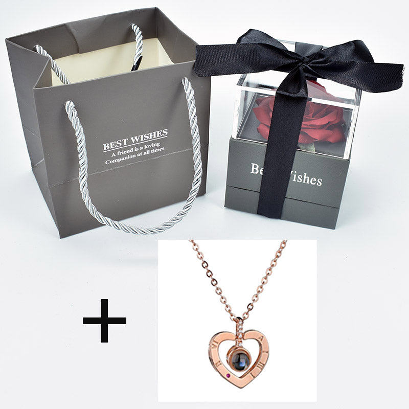Eternal rose with necklace